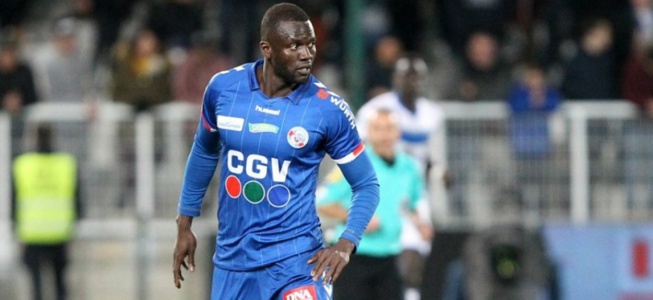 Kader Mangane retrouve la ligue 1 avec Strasbourg Kader Mangane retrouve la ligue 1 avec Strasbourg