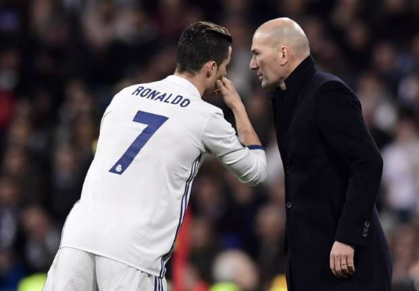 REAL MADRID: Cristiano Ronaldo décide finalement de rester REAL MADRID: Cristiano Ronaldo décide finalement de rester