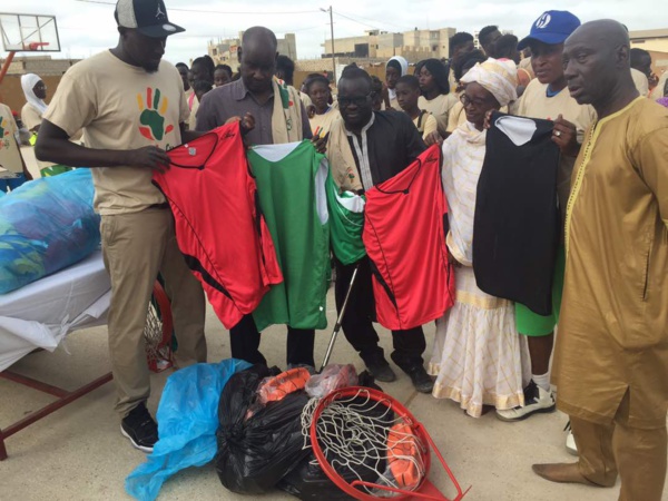 DON : Le basketteur Bamba Seye soutient Grand Yoff Bc de Ndella Sow DON : Le basketteur Bamba Seye soutient Grand Yoff Bc de Ndella Sow