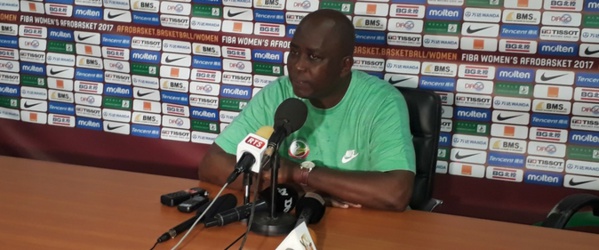 Tapha Gaye (Sélectionneur Sénégal) : « Mes joueuses étaient tendues » Tapha Gaye (Sélectionneur Sénégal) : « Mes joueuses étaient tendues »