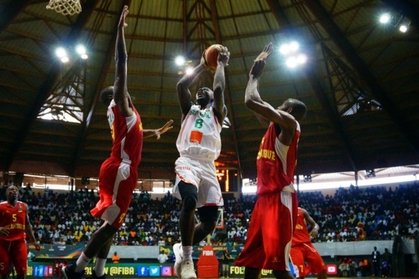 Afrobasket- Sénégal- Mozambique ( 80-49): Le Sénégal punit le Mozambique et s’emparent de la première place. Afrobasket- Sénégal- Mozambique ( 80-49): Le Sénégal punit le Mozambique et s’emparent de la première place.