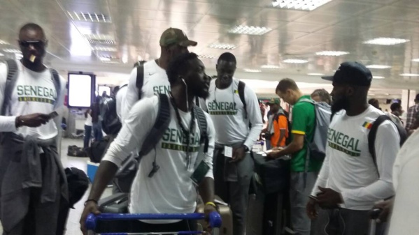 Les images du départ des lions à l'aéroport de Tunis-Carthage Les images du départ des lions à l'aéroport de Tunis-Carthage