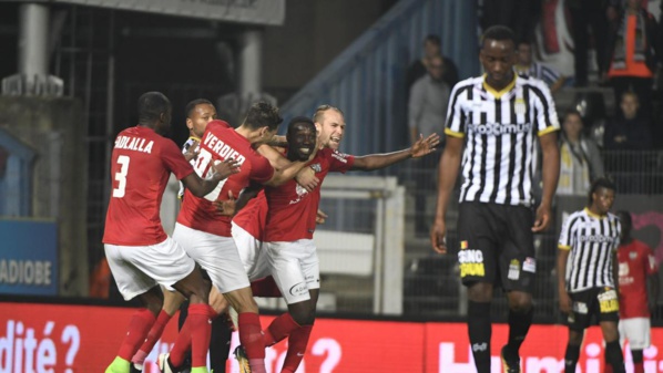 Jupiler Pro League- 10 journée: Doublé de Baby, but de Mbaye Leye Jupiler Pro League- 10 journée: Doublé de Baby, but de Mbaye Leye