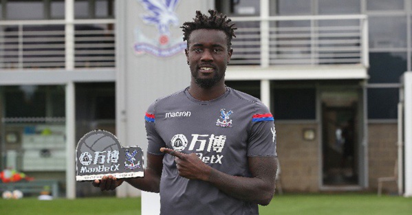 Les fans de Cristal Palace en colère contre Pape Ndiaye Souaré. Les fans de Cristal Palace en colère contre Pape Ndiaye Souaré.