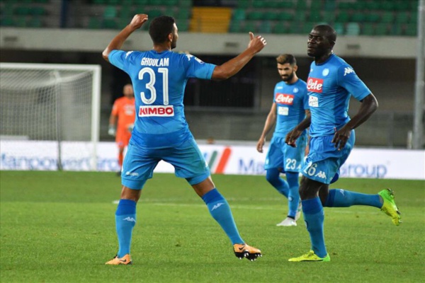 Naples : Kalidou Koulibaly soutien Faouzi Ghoulam Naples : Kalidou Koulibaly soutien Faouzi Ghoulam
