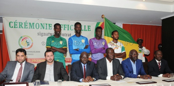 Exclusif Sport221: Augustin Senghor et Abdoulaye Sow en Italie pour trouver habilleur aux "Lions" Exclusif Sport221: Augustin Senghor et Abdoulaye Sow en Italie pour trouver habilleur aux "Lions"