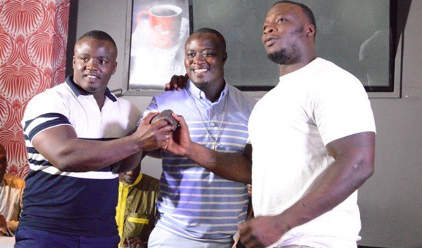 Exclusif: Le combat Papa Sow-Ama Baldé annulé Exclusif: Le combat Papa Sow-Ama Baldé annulé