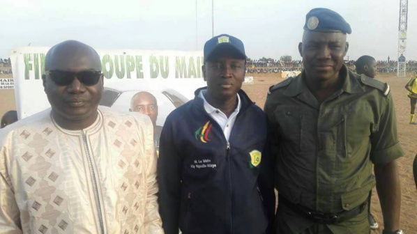 Navétane : L’Asc Mandem s’adjuge le trophée de la coupe du maire Navétane : L’Asc Mandem s’adjuge le trophée de la coupe du maire