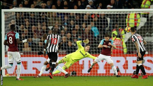 Westham-Newcastle (2-3): Saivet et Momo Diamé mettent fin à la série noire des magpies Westham-Newcastle (2-3): Saivet et Momo Diamé mettent fin à la série noire des magpies