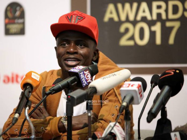 Caf Awards 2017 : Les félicitations de Mané à Salah Caf Awards 2017 : Les félicitations de Mané à Salah