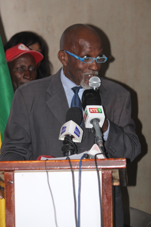 Le journaliste à la belle voix Jean Pierre Correa, Maître de cérémonie du lancement de Sport221