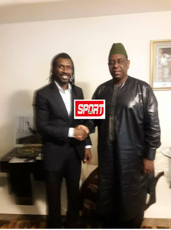 Aliou Cisse livre les secrets de sa rencontre avec Macky Sall : « Nous avons parlé de football » Aliou Cisse livre les secrets de sa rencontre avec Macky Sall : « Nous avons parlé de football »