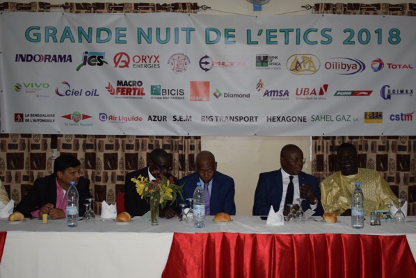 Grande nuit de l'ETICS: Les "phosphatiers" fêtent le foot local Grande nuit de l'ETICS: Les "phosphatiers" fêtent le foot local