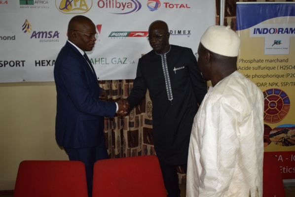 Grande nuit de l'ETICS: Les "phosphatiers" fêtent le foot local Grande nuit de l'ETICS: Les "phosphatiers" fêtent le foot local