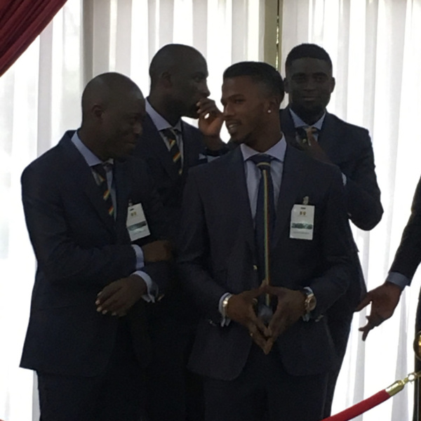Les images de la remise du drapeau national aux lions Les images de la remise du drapeau national aux lions
