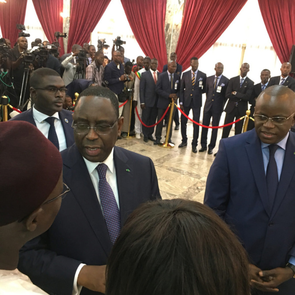 Les images de la remise du drapeau national aux lions