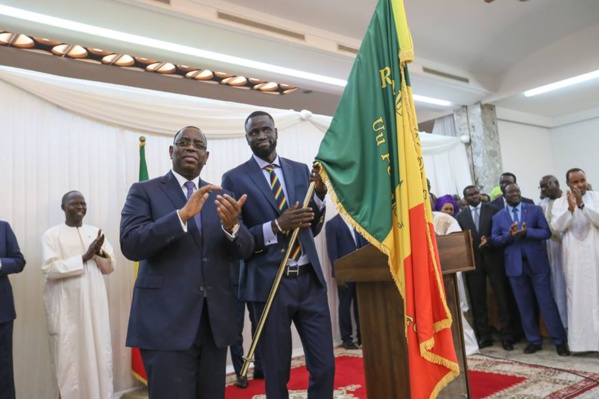 Remise du drapeau national: Macky revigore les’’Lions’’: « Prenez chaque match comme une finale »