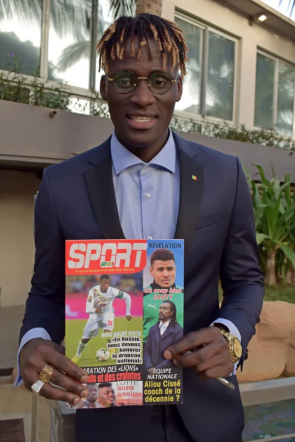 Les lions du Sénégal avec le numéro 2 de votre magazine SPORT221 Les lions du Sénégal avec le numéro 2 de votre magazine SPORT221