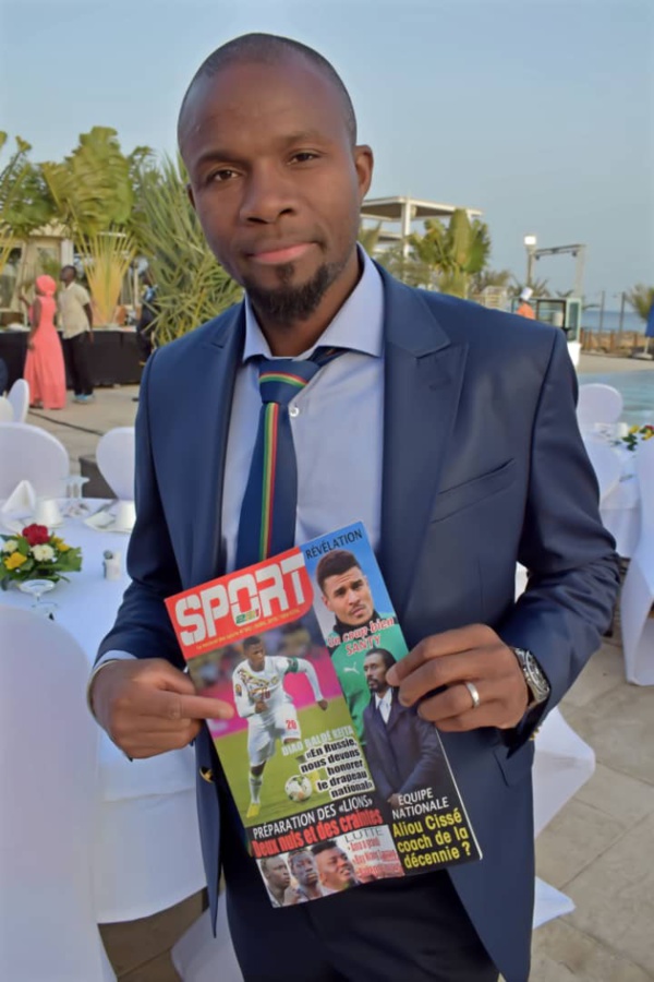 Les lions du Sénégal avec le numéro 2 de votre magazine SPORT221 Les lions du Sénégal avec le numéro 2 de votre magazine SPORT221