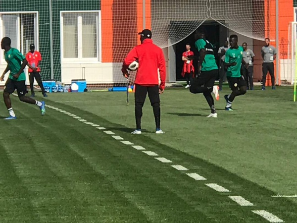 Premier galop  d’entrainement à Kaluga : Les lions dans une  ambiance décontractée