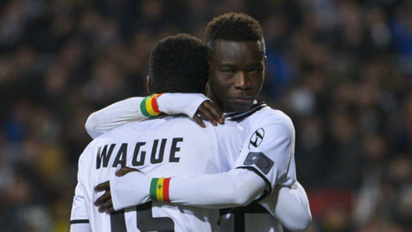 Moussa Wagué délivre le Sénégal mais le Japon égalise 2:2 Moussa Wagué délivre le Sénégal mais le Japon égalise 2:2