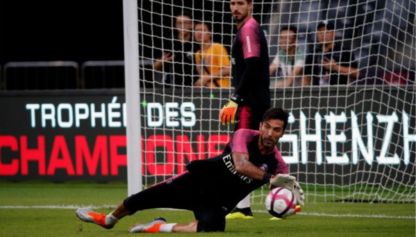 PSG : Trapp s’incline devant Buffon