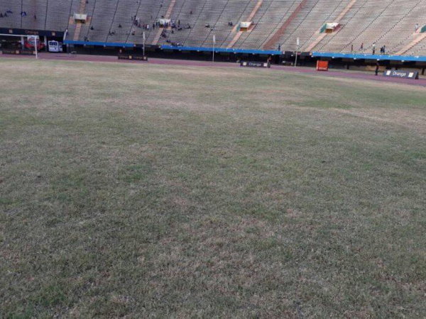 Stade Léopold Sedar Senghor: un véritable champ de patates Stade Léopold Sedar Senghor: un véritable champ de patates