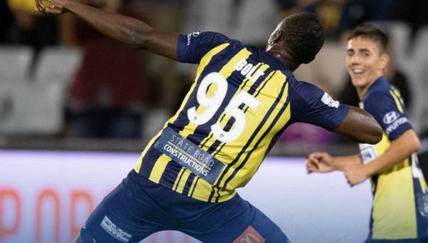 Pour sa première titularisation, Usain Bolt s'offre un doublé ! (vidéo) Pour sa première titularisation, Usain Bolt s'offre un doublé ! (vidéo)