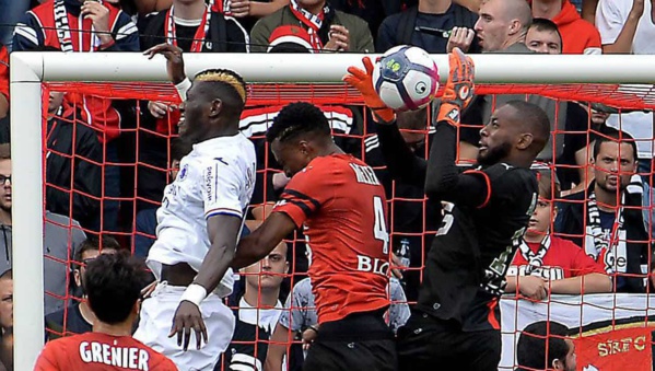 Vidéo-Rennes face à Saint-Etienne : l’énorme arrêt d’Abdoulaye Diallo