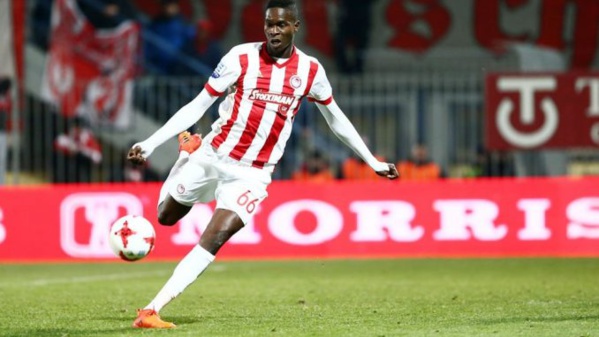 Grèce : Pape Abou Cissé maintient en vie Olympiakos à la dernière