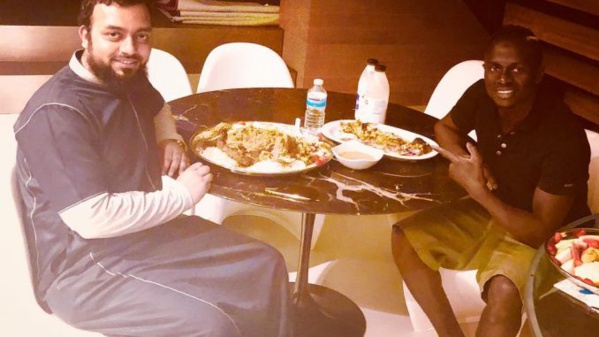 Angleterre : L’Imam de Liverpool a rendu visite à Sadio Mané (Photos)