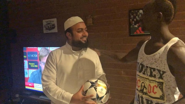 Angleterre : L’Imam de Liverpool a rendu visite à Sadio Mané (Photos)