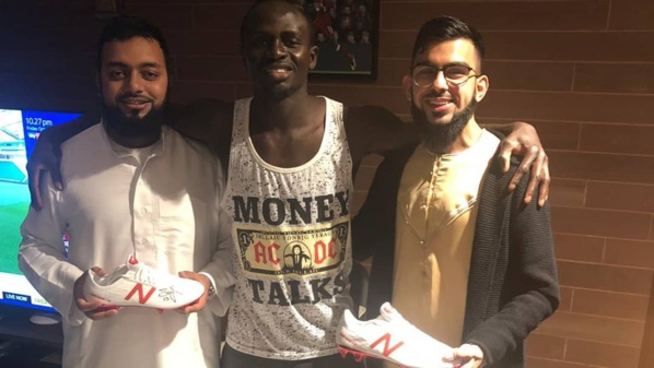 Angleterre : L’Imam de Liverpool a rendu visite à Sadio Mané (Photos)