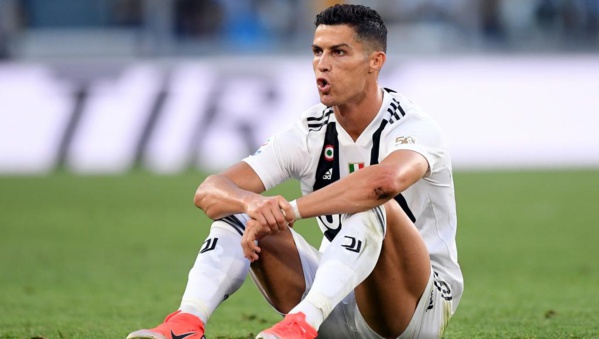 Cristiano Ronaldo va porter plainte contre son "ex"