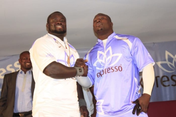 Combat royal : Eumeu Sène face à Modou Lô déjà ficelé ! Combat royal : Eumeu Sène face à Modou Lô déjà ficelé !