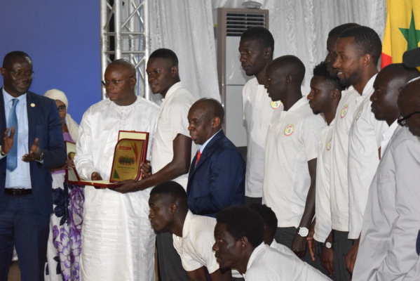 Lauréat Sport221.com : la cérémonie de remise des prix était une réussite totale Lauréat Sport221.com : la cérémonie de remise des prix était une réussite totale