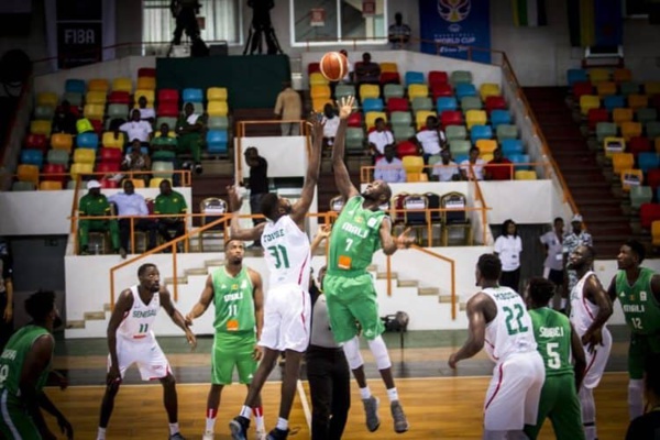 Tournoi Abidjan : le Sénégal pas inquiété par le Mali (62-38) Tournoi Abidjan : le Sénégal pas inquiété par le Mali (62-38)