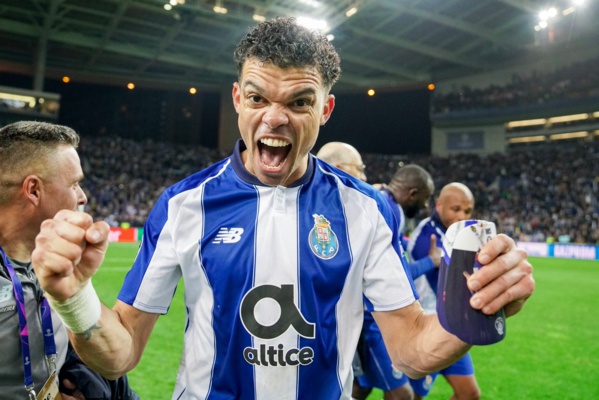 Ligue des champions : Porto (3-1) Roma (Porto qualifié)