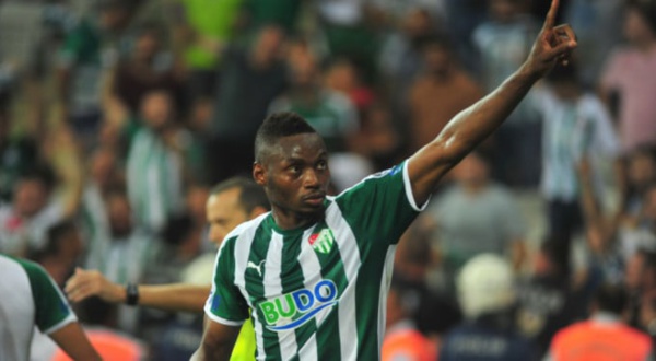 Diafra Sakho : « Mon père ne voulait pas que je sois joueur de football » Diafra Sakho : « Mon père ne voulait pas que je sois joueur de football »