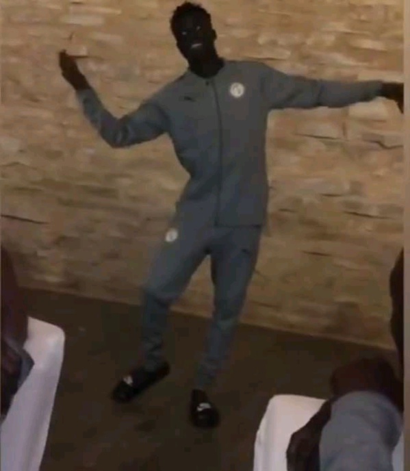 Nouveaux dans la tanière : Sada Thioub, Mamadou Loum Ndiaye, Crépin Diatta et Kodialy Ndiaye ont effectué leur bizutage