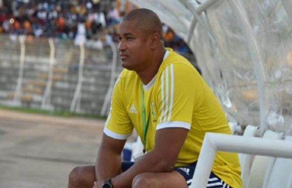 Gabon : le ministre des sports vire Daniel Cousin et dissout l’équipe nationale Gabon : le ministre des sports vire Daniel Cousin et dissout l’équipe nationale