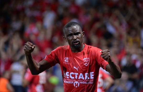 Ligue 1 : Nîmes rend hommage à Moustapha Diallo Ligue 1 : Nîmes rend hommage à Moustapha Diallo