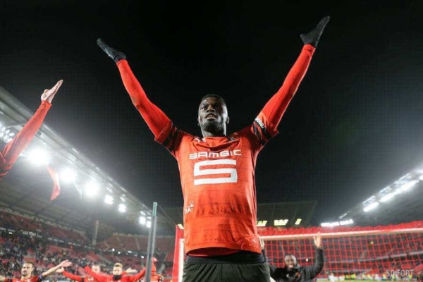 Entretien avec Mbaye Niang : « mes bêtises m’ont fait grandir, sur et en dehors du terrain » Entretien avec Mbaye Niang : « mes bêtises m’ont fait grandir, sur et en dehors du terrain »