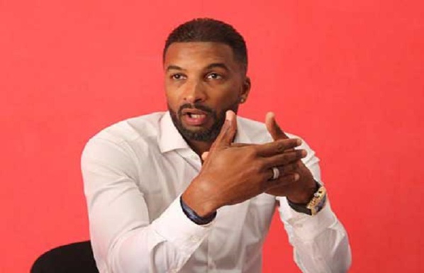 France : les joueurs adorent Beye, mais pas Ménès France : les joueurs adorent Beye, mais pas Ménès