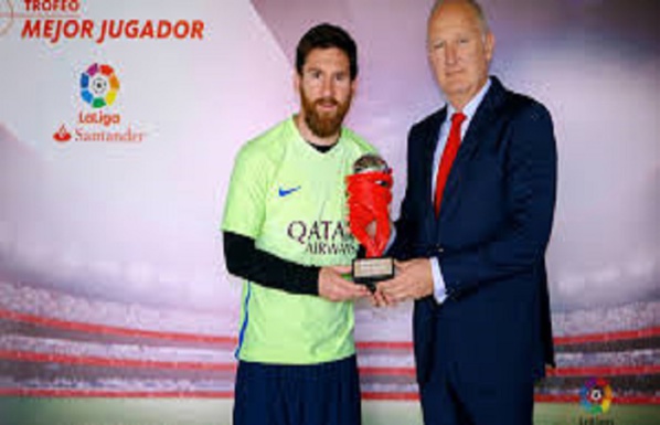 Barça : le gouvernement catalan honore Messi Barça : le gouvernement catalan honore Messi