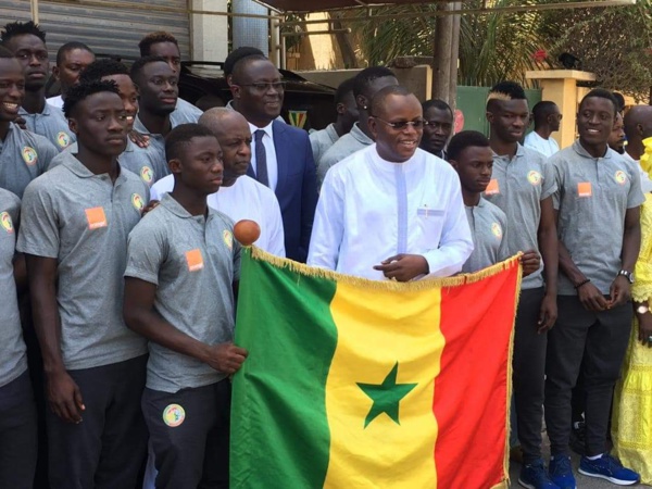 Mondial U20 : les Lionceaux ont reçu l'emblème national. Mondial U20 : les Lionceaux ont reçu l'emblème national.