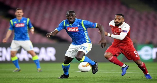 Mercato : Manchester United prêt à casser sa tirelire pour Kalidou Koulibaly Mercato : Manchester United prêt à casser sa tirelire pour Kalidou Koulibaly