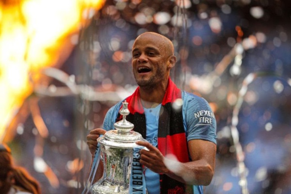 OFFICIEL - Kompany quitte Manchester City et devient entraîneur-joueur d'Anderlecht OFFICIEL - Kompany quitte Manchester City et devient entraîneur-joueur d'Anderlecht