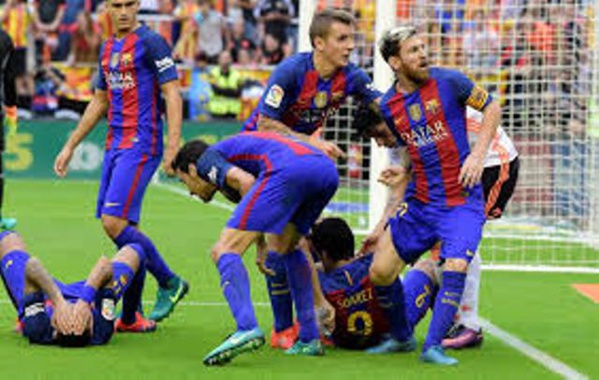 Coupe du Roi:le Barcelone s'incline devant Valence (2-1) Coupe du Roi:le Barcelone s'incline devant Valence (2-1)