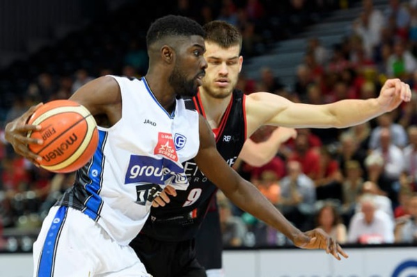 Suisse : Babacar Touré assure la finale des Playoffs Fribourg Suisse : Babacar Touré assure la finale des Playoffs Fribourg